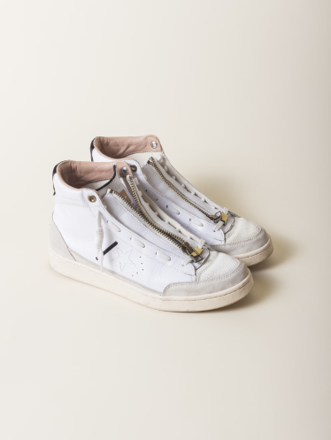 white_canva_shoe